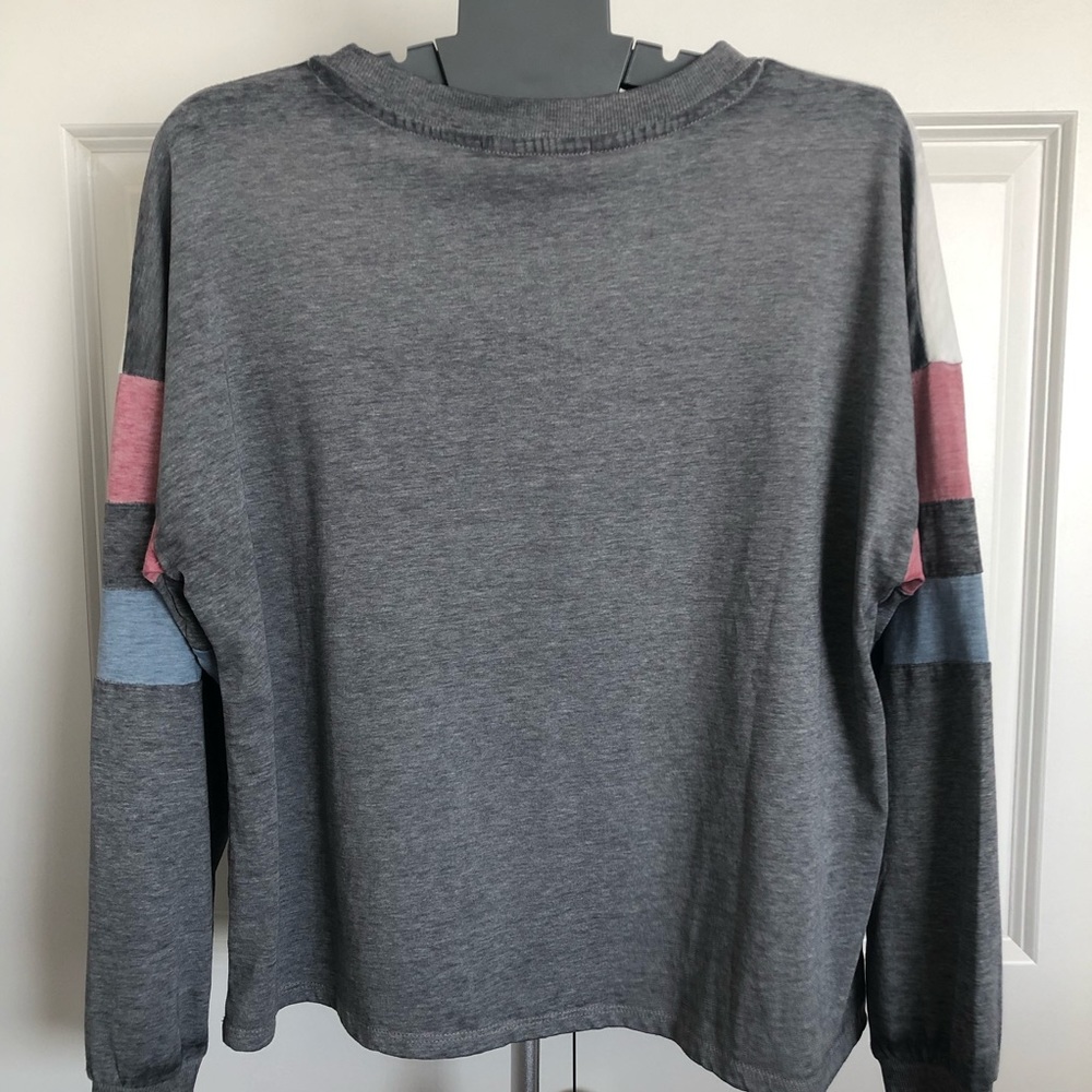 ❌SOLD❌NWT Pink Rose Top - Picture 2 of 4